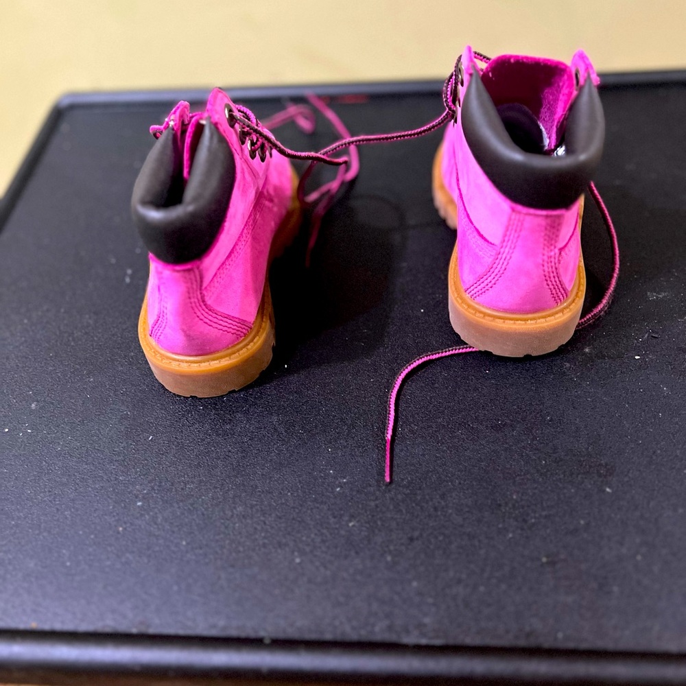 Pink girls Timberland 8c